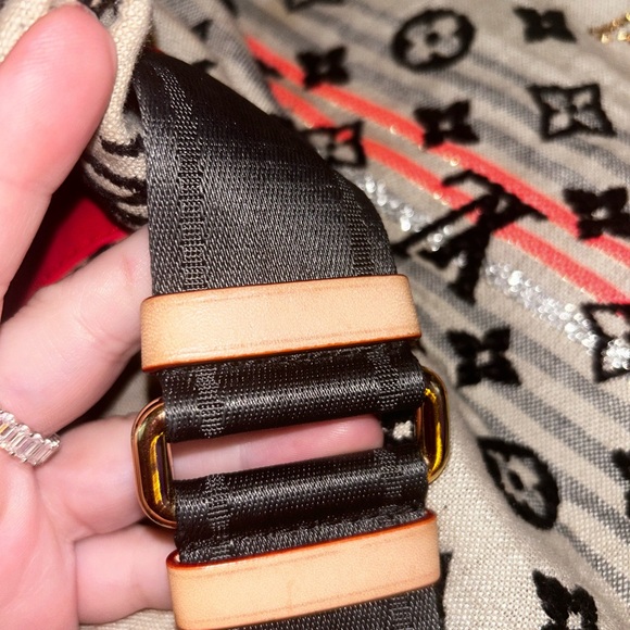 Louis Vuitton CheChe Bohemian Handbag Monogram Jacquard - Picture 10 of 10